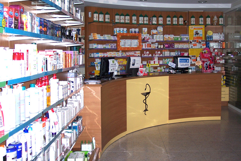 Ampliaci�n de las Estanter�as de productos de la Farmacia