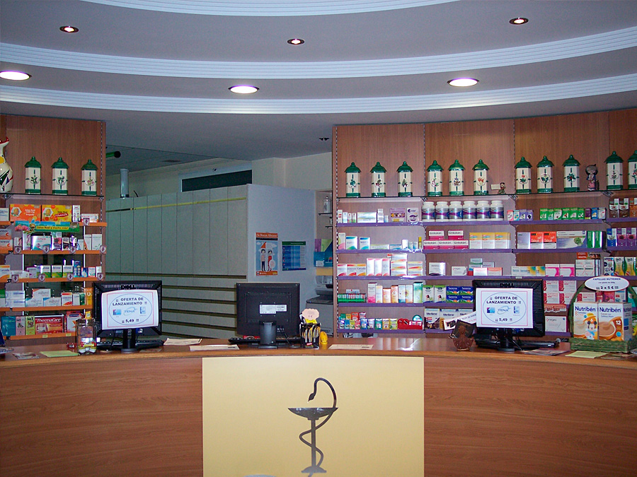 Ampliaci�n de las Estanter�as de productos de la Farmacia